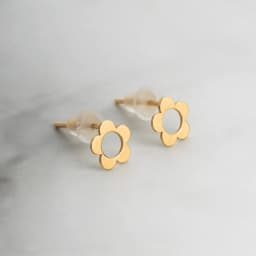 گوشواره لیزری میخی گل 5 برگ طلا E021