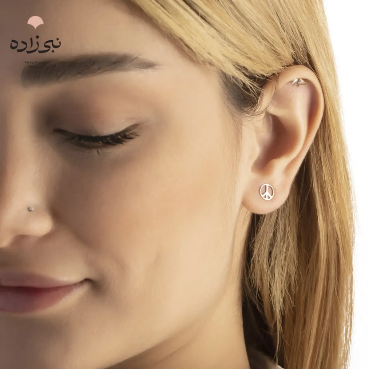 گوشواره لیزری میخی صلح طلا E015