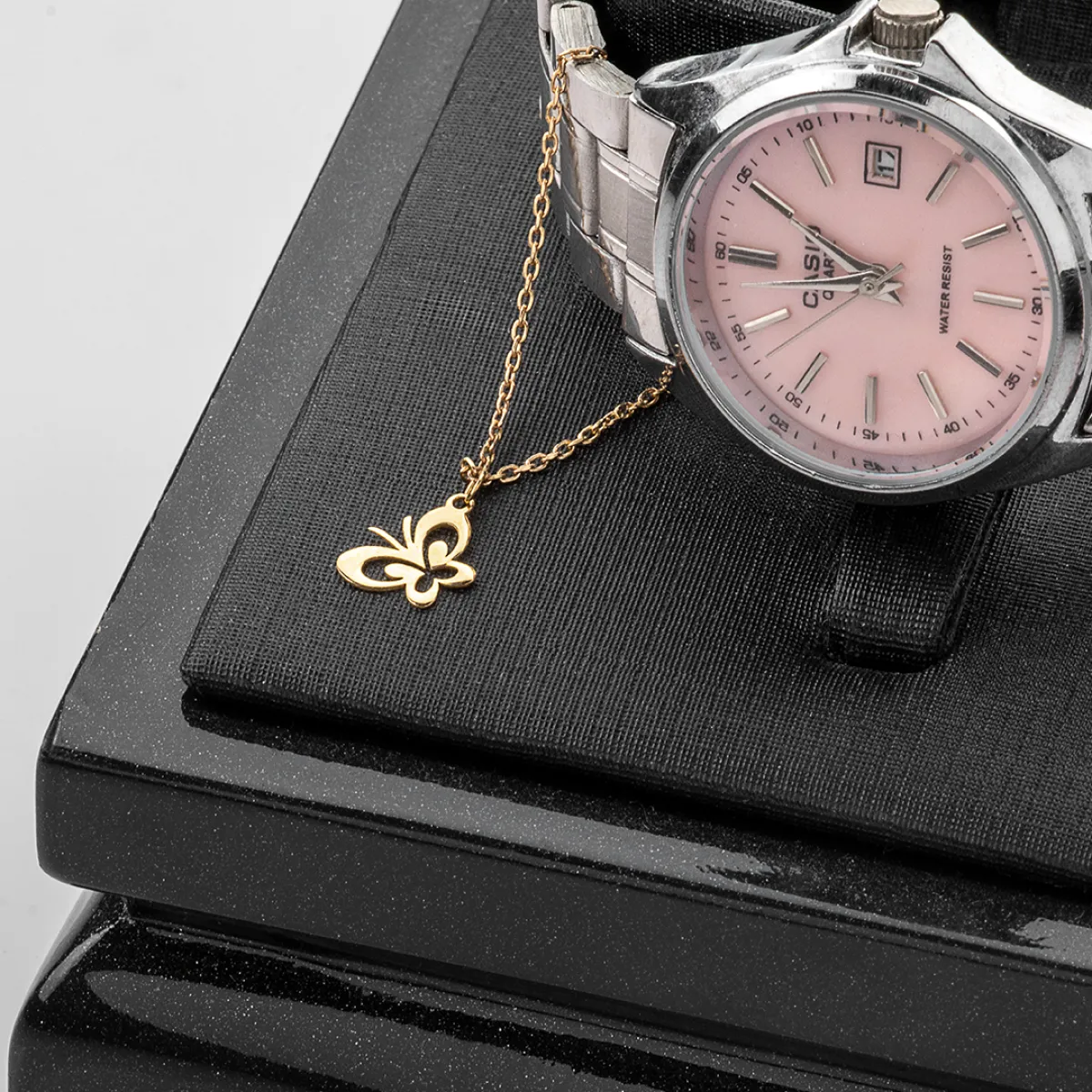آویز ساعت لیزری پروانه W010