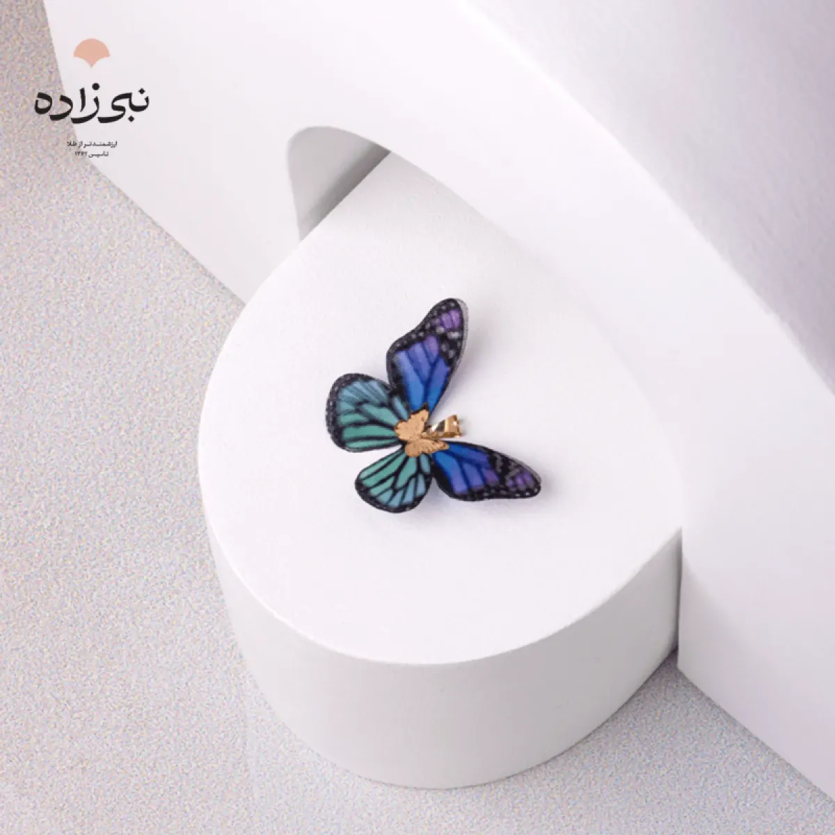پلاک پروانه پارچه ای آبرنگی C155