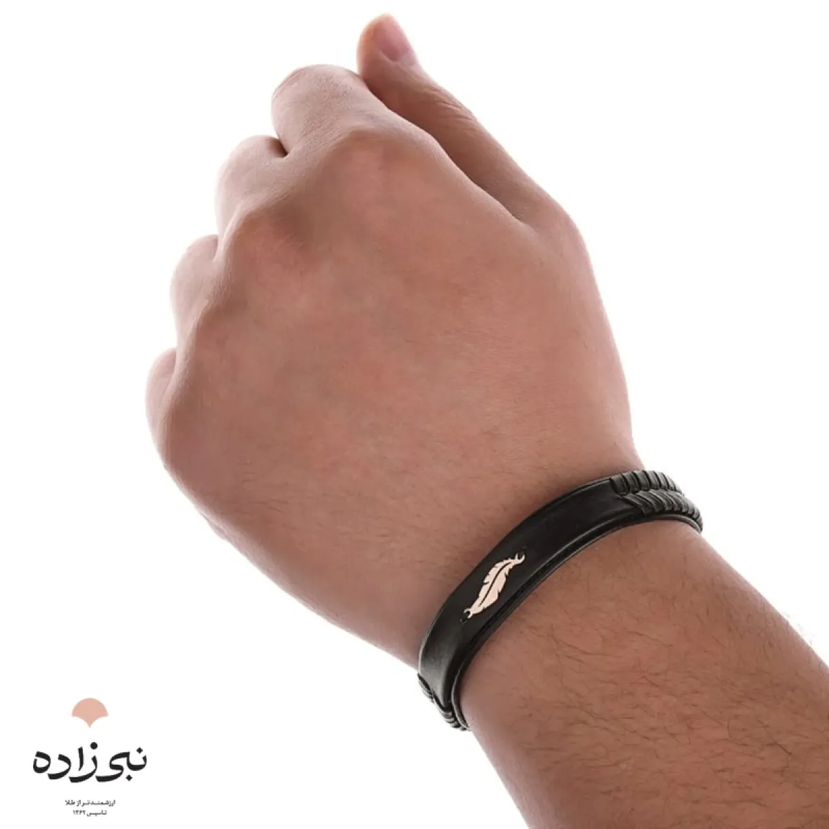 دستبند چرم پر طلا B051