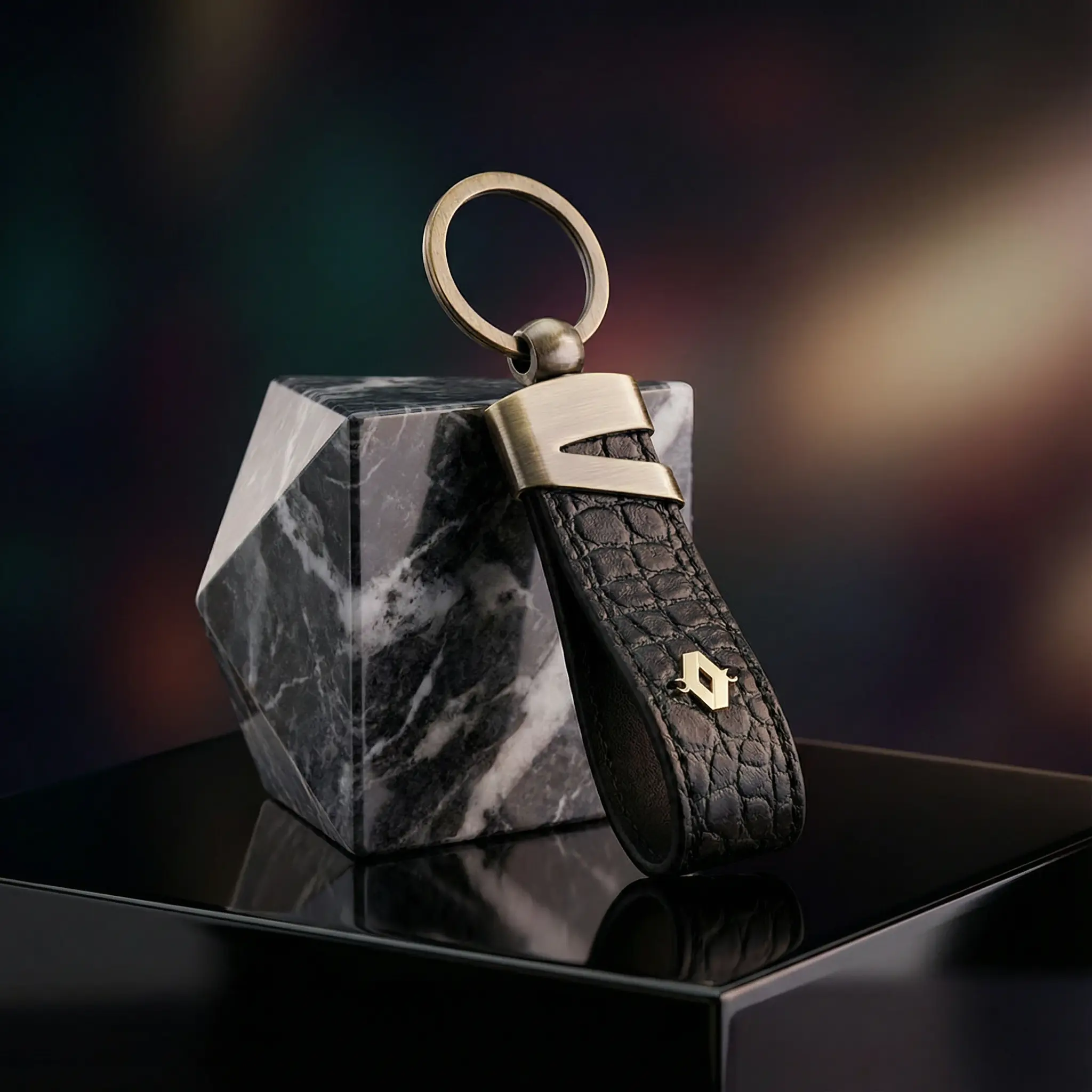 جایسوئیچی چرم و طلا طرح رنو k005 2 جایسوئیچی چرم و طلا طرح رنو k005